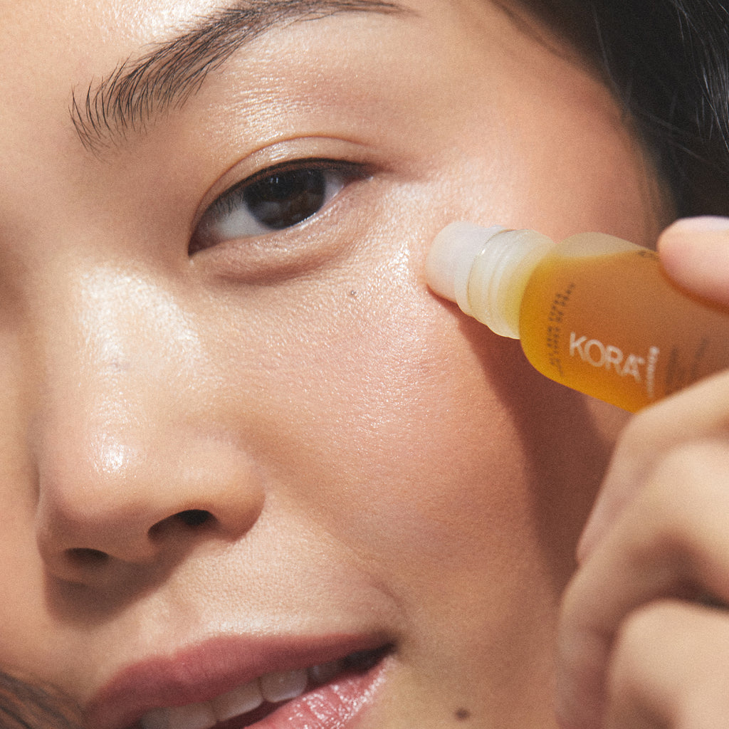 Kora Organics-Noni Radiant Eye Oil-Skincare-3_PDP_ModelCloseup-EyeOil_V1-The Detox Market | 