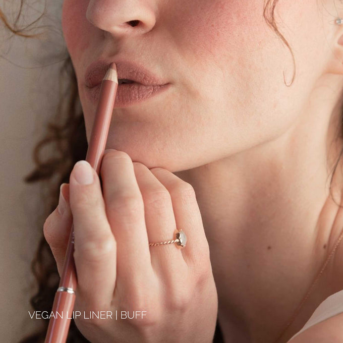 Vegan Lip Liner - Makeup - Fitglow Beauty - Buff_lifestyle_B2B - The Detox Market | Buff
