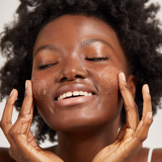 Goop-GOOPGLOW Cloudberry Exfoliating Jelly Cleanser-Skincare-20211201_EDITORIAL_BEAUTY_GOOPGLOW_JELLY_CLEANSER_493-The Detox Market | 