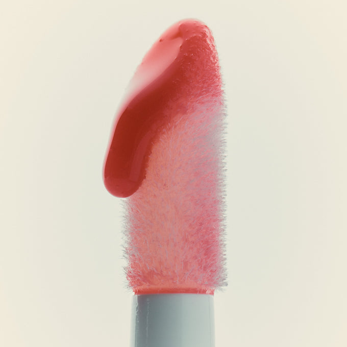 Goop-Hydra-Barrier Gel Gloss-Makeup-250722-23_GOOP-2.0_BEAUTY_STILL-LIFE_TULIP_FINALS_13-The Detox Market | Tulip