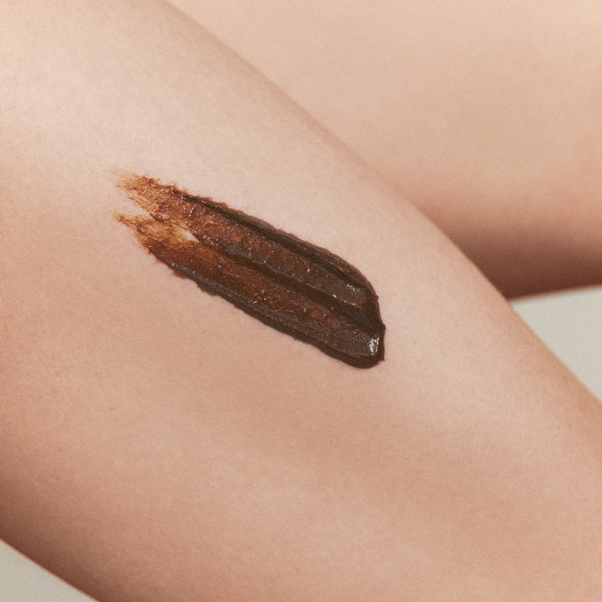 Kora Organics-Turmeric Invigorating Body Scrub-Body-3_PDP_ModelCloseup-BodyScrub_V1-The Detox Market | 