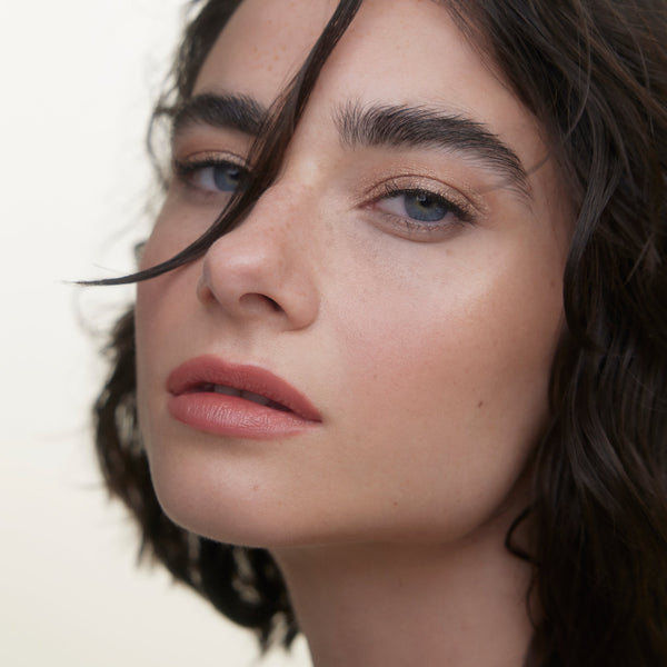 Wonderblush-Le Baume Tinted Lip Balm-Makeup-LeBaume-ModelLightSkin-Nature-The Detox Market | Nature - Nude pink