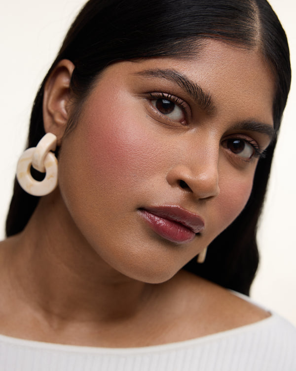 Wonderblush-Le Fondant Cream Blush-Makeup-LeFondant-ModelDarkSkin-Cerise-The Detox Market | 