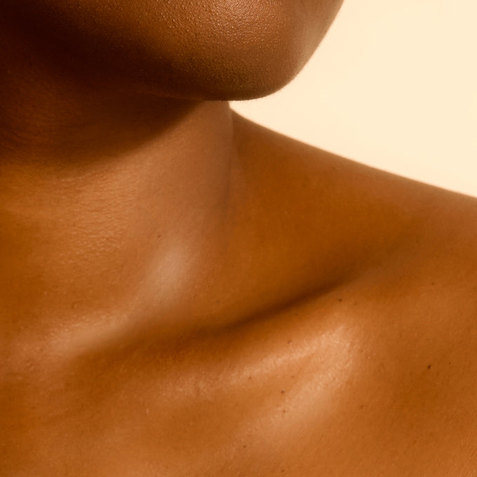 True Botanicals-Phyto-Retinol Anti-Aging Body Lotion-Body-Model_Phyto-BodyLotion_2048x2048_8d8fe321-e28c-448f-bd81-dc5da46bda2f-The Detox Market | 