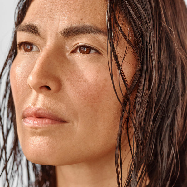 True Botanicals-RENEW Nutrient Mist-Skincare-Model_RenewMist_2048x2048_ac3d5bde-ee48-4e41-b6c1-f2cdaae29699-The Detox Market | 