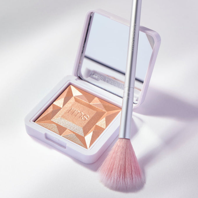 RMS Beauty-Skin2Skin Classic Fan Brush-Makeup-Untitled-2_0004_06_NewFanBrush7194_jpg_jpg_d6ac5bf7-b5a1-4057-a788-7bb605a20911-The Detox Market | 