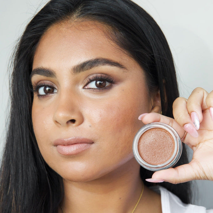 Ere Perez-Cacao Bronzing Pot-Makeup-ere-perez-Mithali-look2-04-The Detox Market | Playa – Fair shade