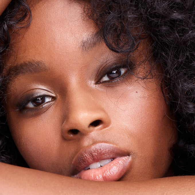 Luminizer - Makeup - RMS Beauty - luminzer-model-1 - The Detox Market | Always