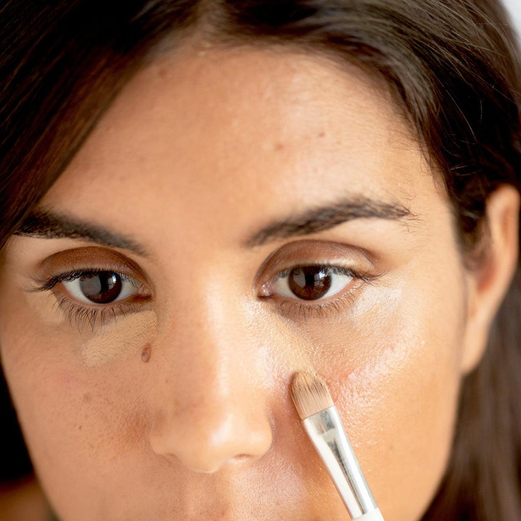 Lychee Crème Corrector - Makeup - Ere Perez - ere-perez-Ana-look2-after01 - The Detox Market | Cuatro – Soft Flax